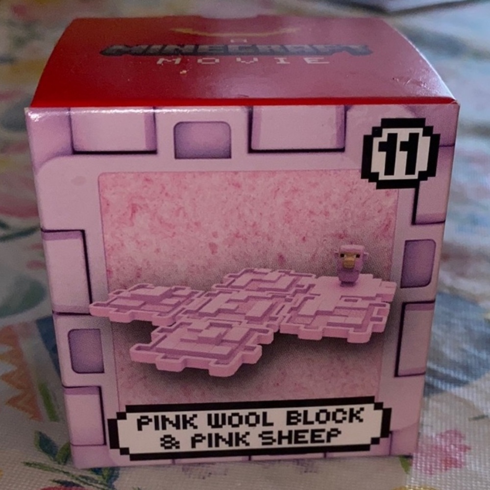 2025 McDonalds Minecraft Pink Wool Block & Pink Sheep